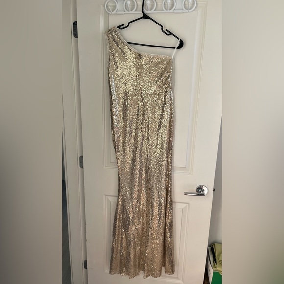 Brand new one shoulder sequins evening gown. Great for wedding or dinner party. - Picture 1 of 5